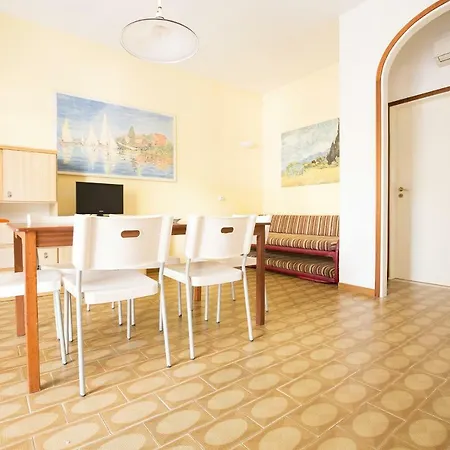 Ferienhaus Holiday Homes Marina *